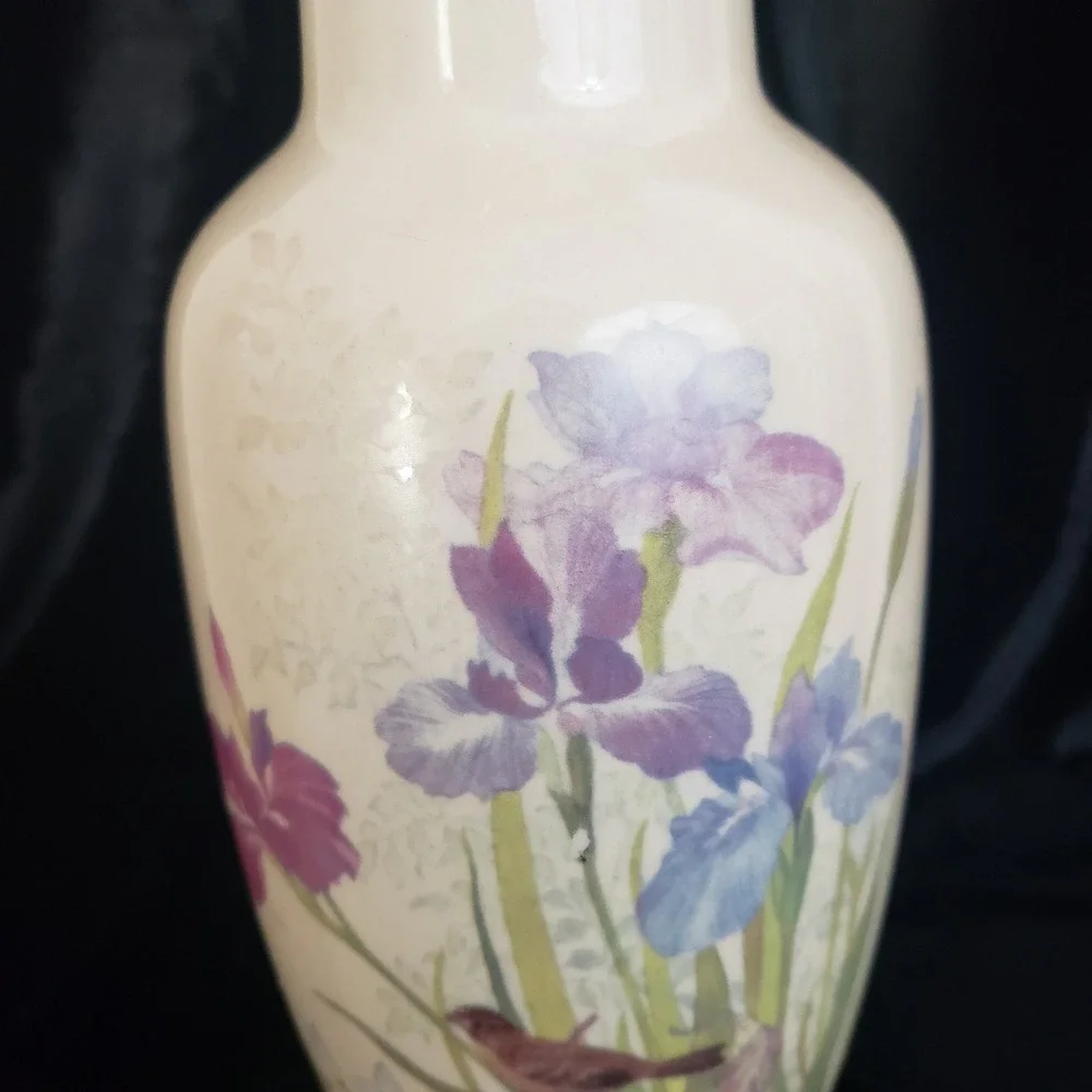 Vintage Floral Vase Iris Bird Design Gold Trim Japan Porcelain‎ Decor